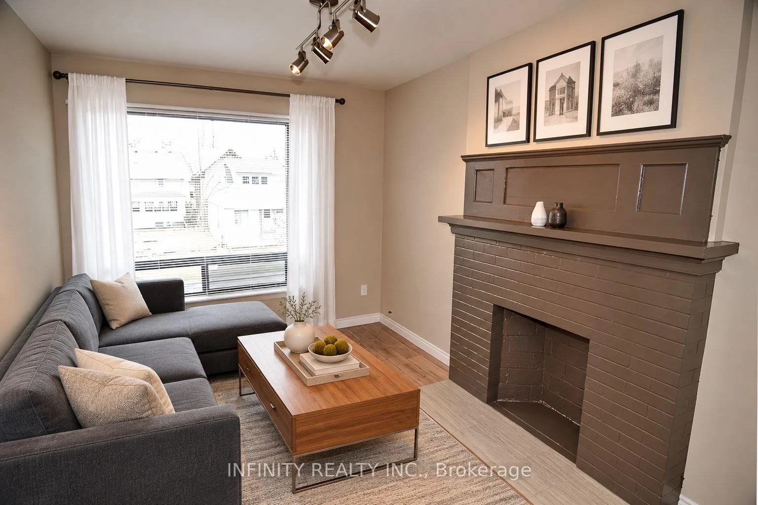Photo 10 of 423 Wellington Avenue, Windsor, Windsor University District — HOMEH