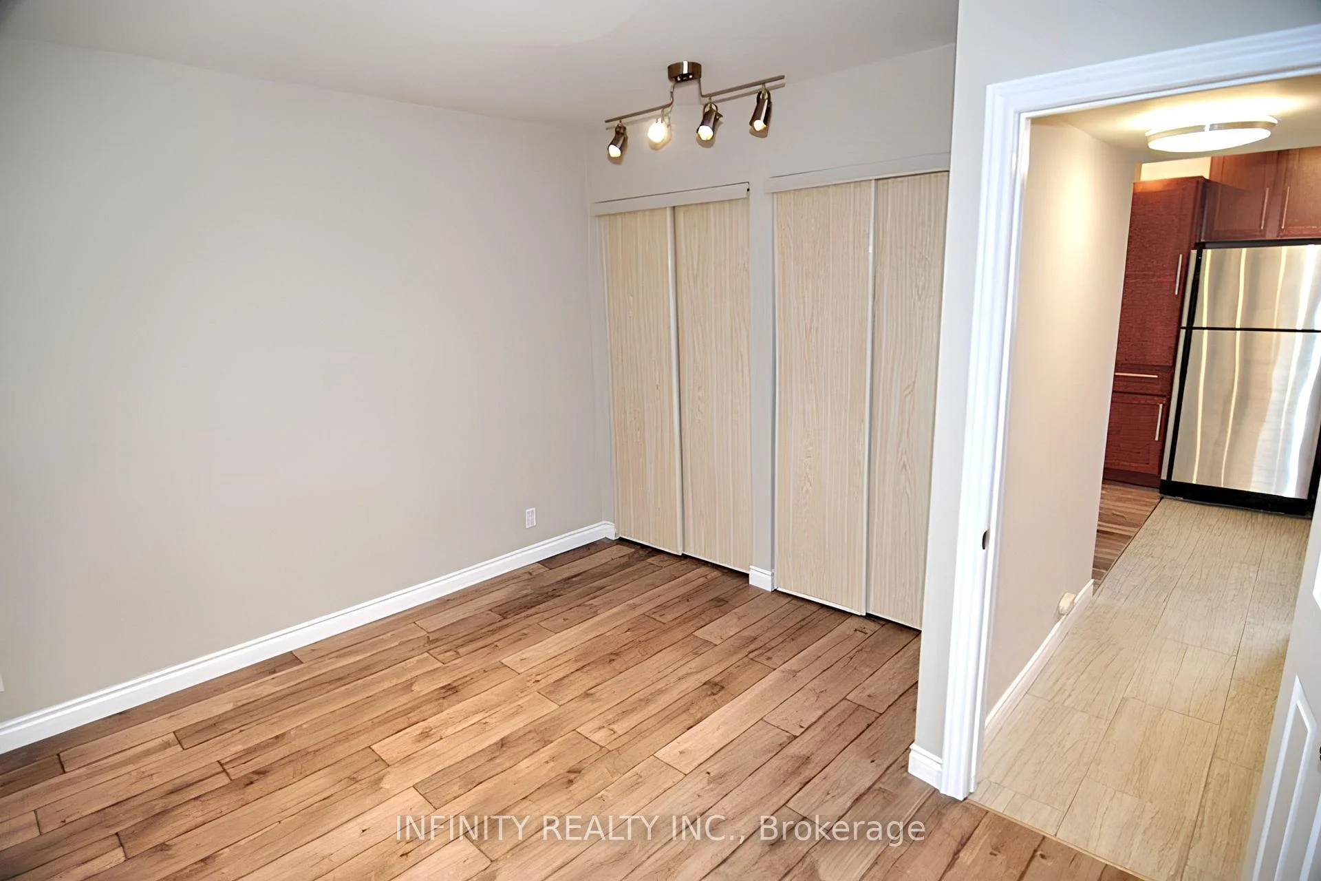 Photo 26 of 423 Wellington Avenue, Windsor, Windsor University District — HOMEH