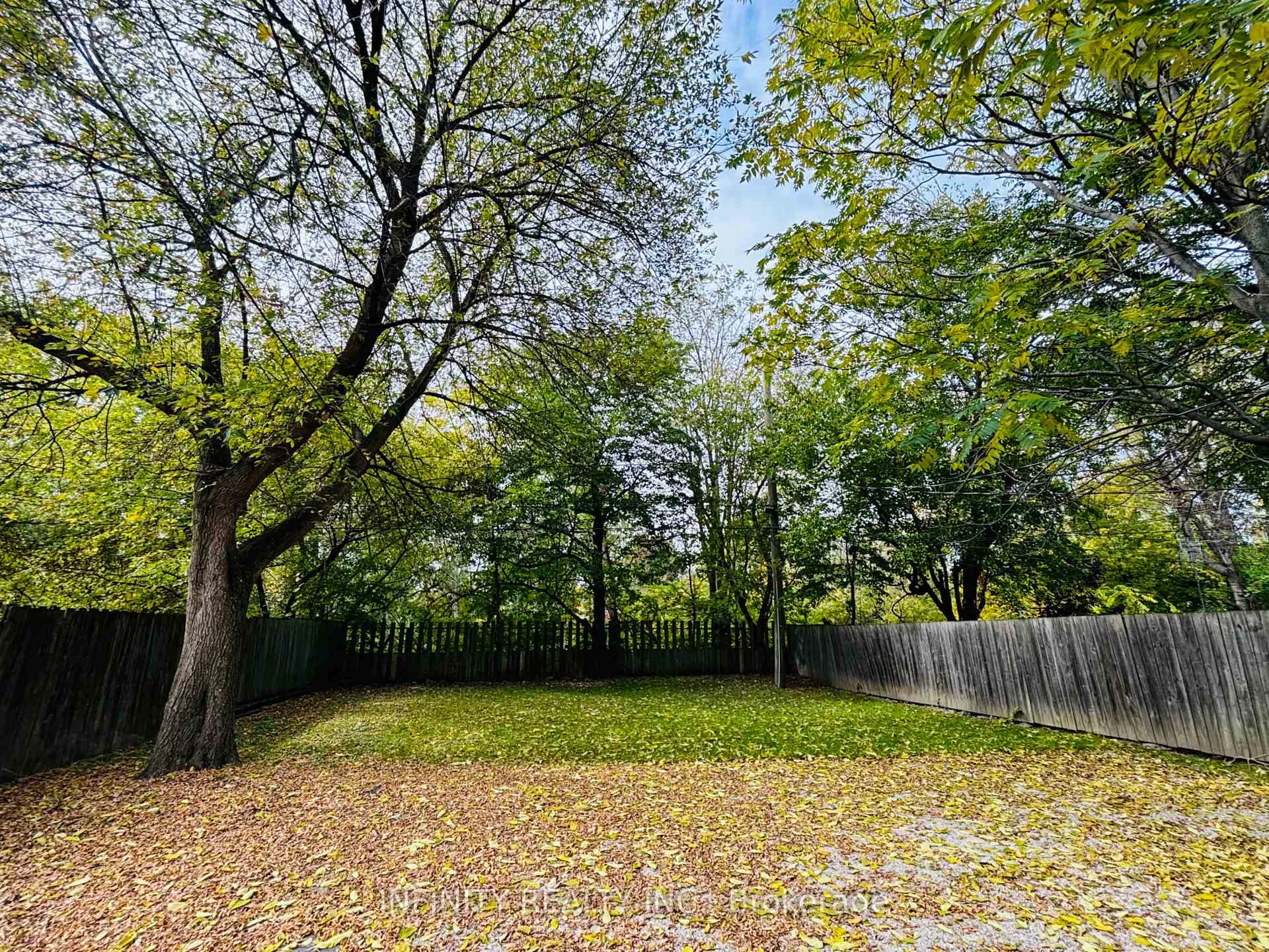 Photo 34 of 423 Wellington Avenue, Windsor, Windsor University District — HOMEH