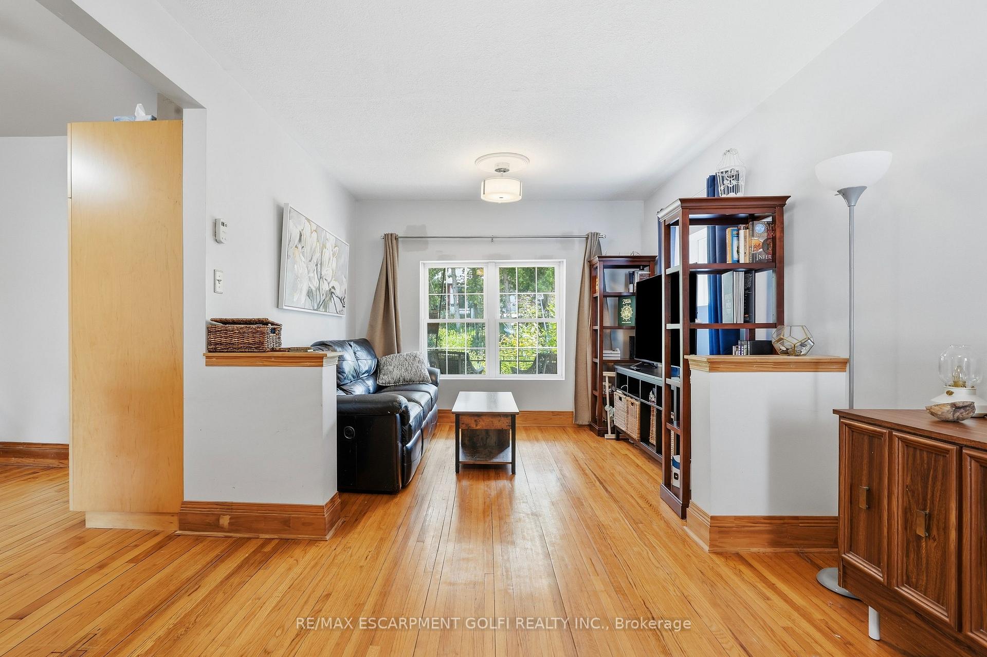 Photo 6 of 60 Oliver Street, Guelph, St. Patrick's Ward — HOMEH