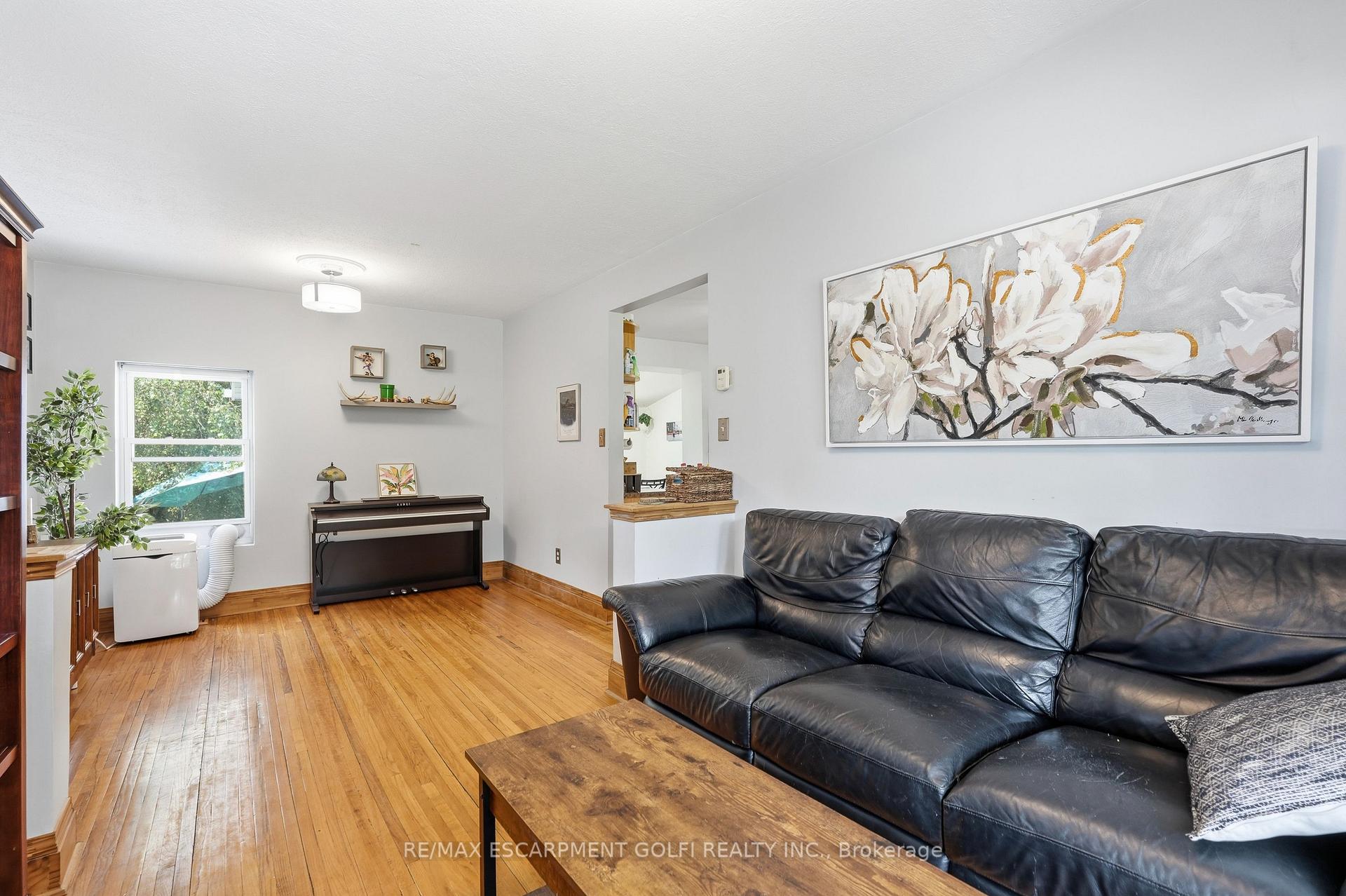 Photo 9 of 60 Oliver Street, Guelph, St. Patrick's Ward — HOMEH