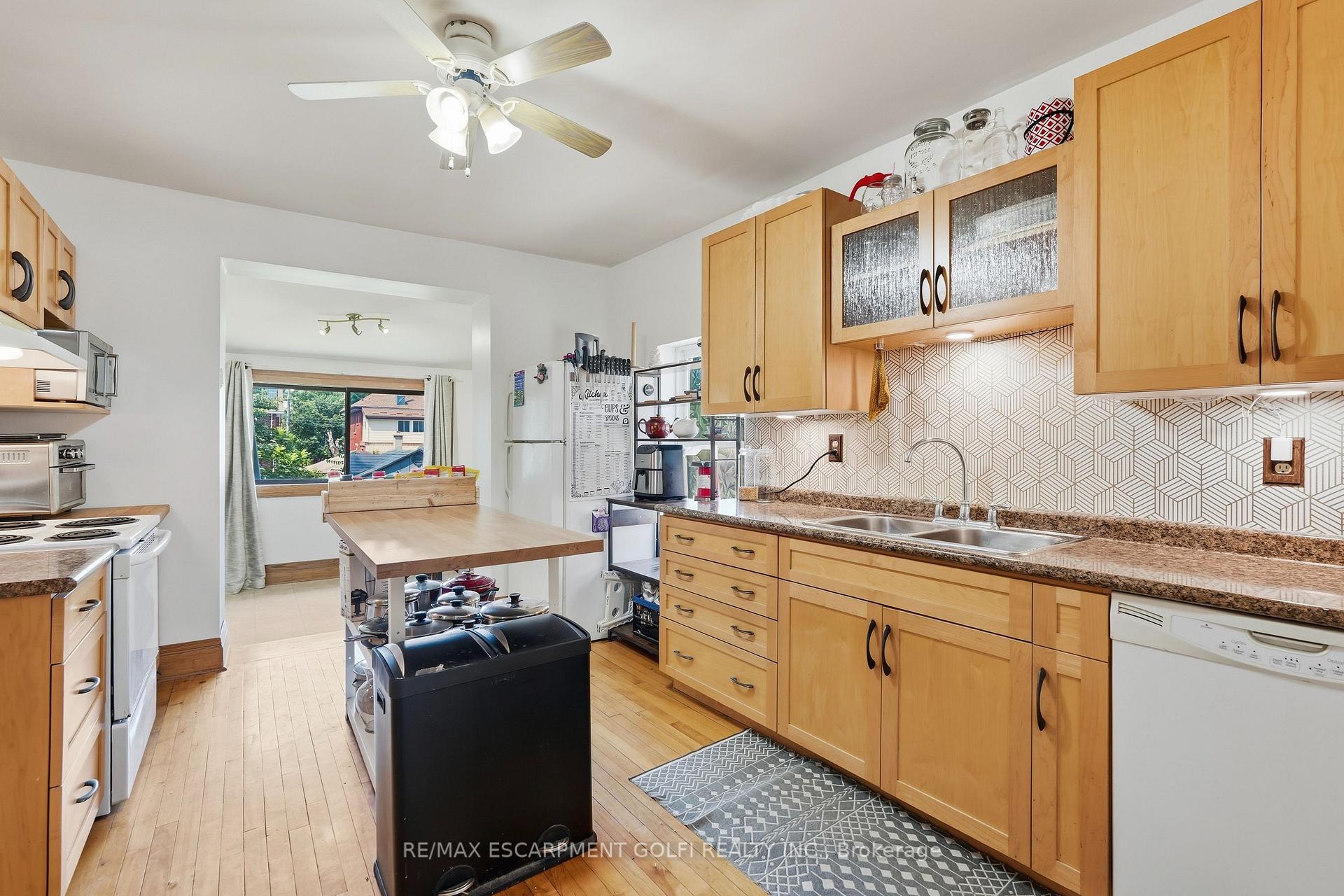Photo 11 of 60 Oliver Street, Guelph, St. Patrick's Ward — HOMEH