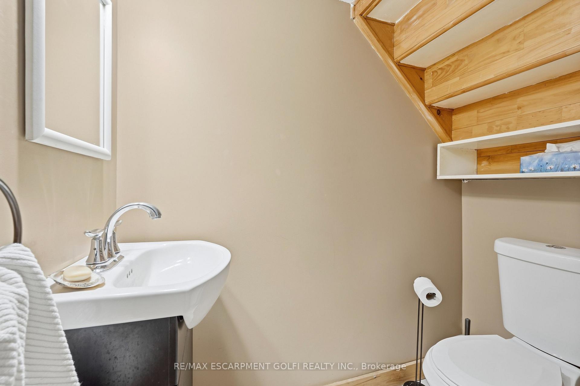 Photo 16 of 60 Oliver Street, Guelph, St. Patrick's Ward — HOMEH