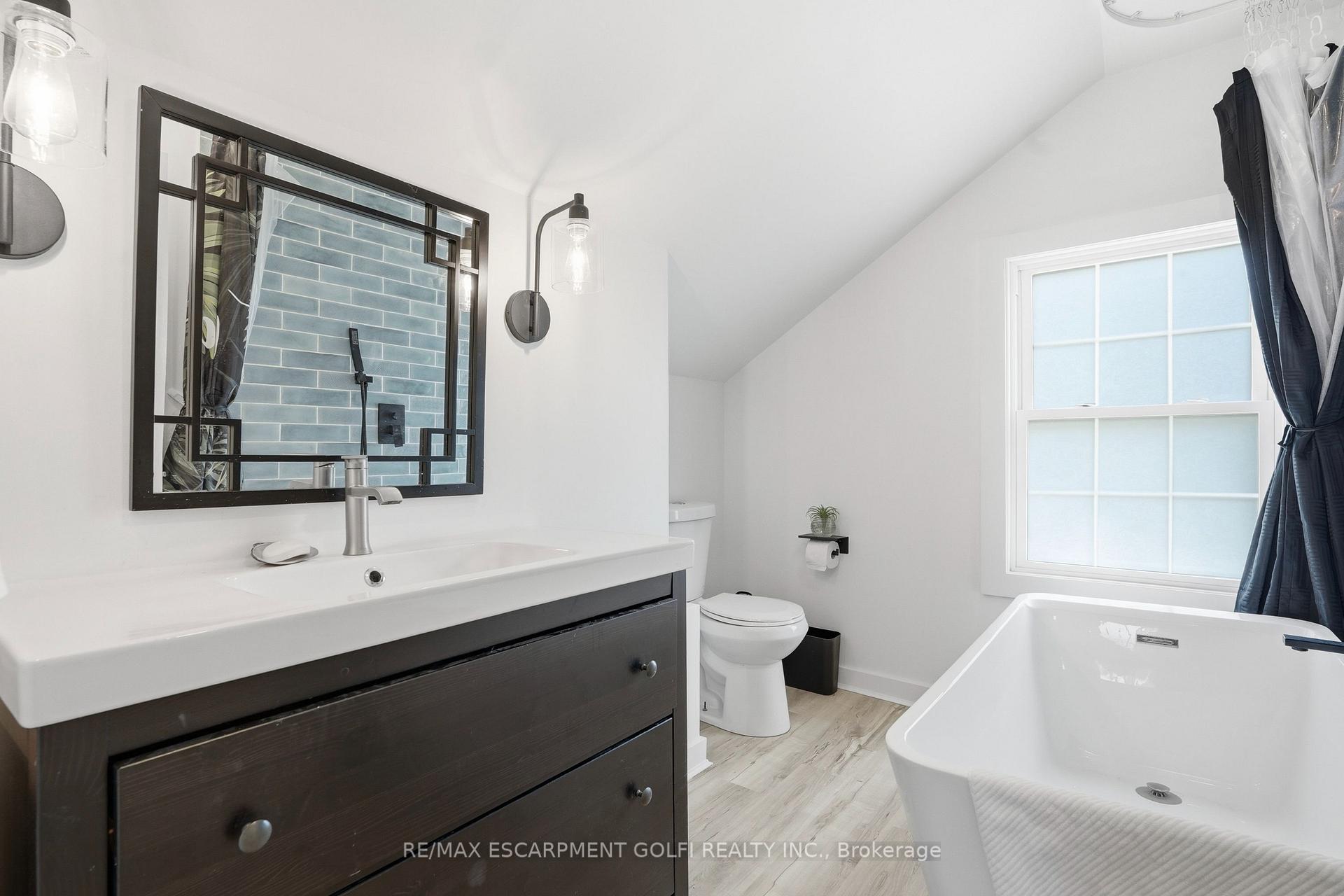 Photo 21 of 60 Oliver Street, Guelph, St. Patrick's Ward — HOMEH