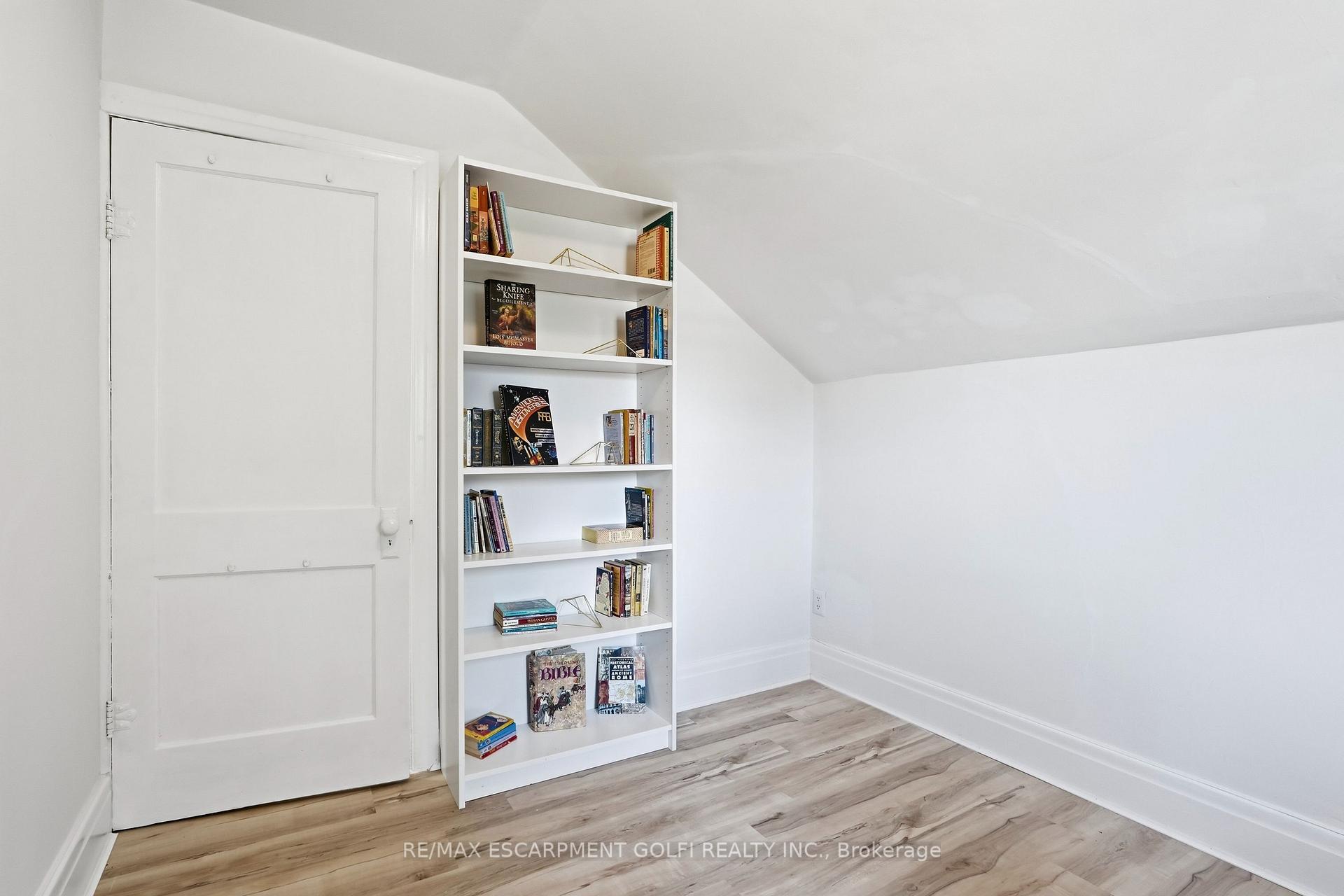 Photo 28 of 60 Oliver Street, Guelph, St. Patrick's Ward — HOMEH
