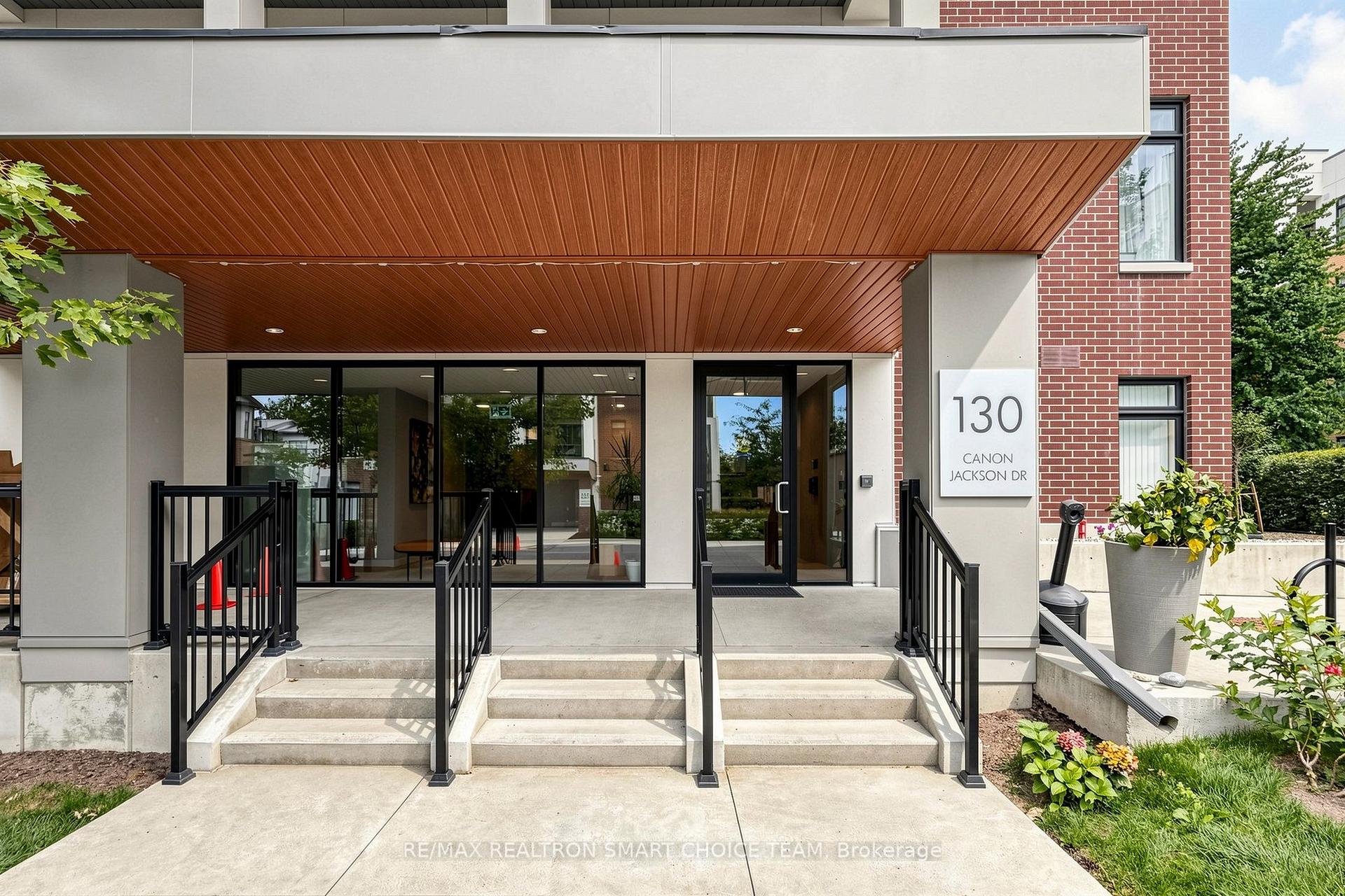 Photo 14 of Unit 108, 130 Canon Jackson Drive, North York, Beechborough-Greenbrook — HOMEH