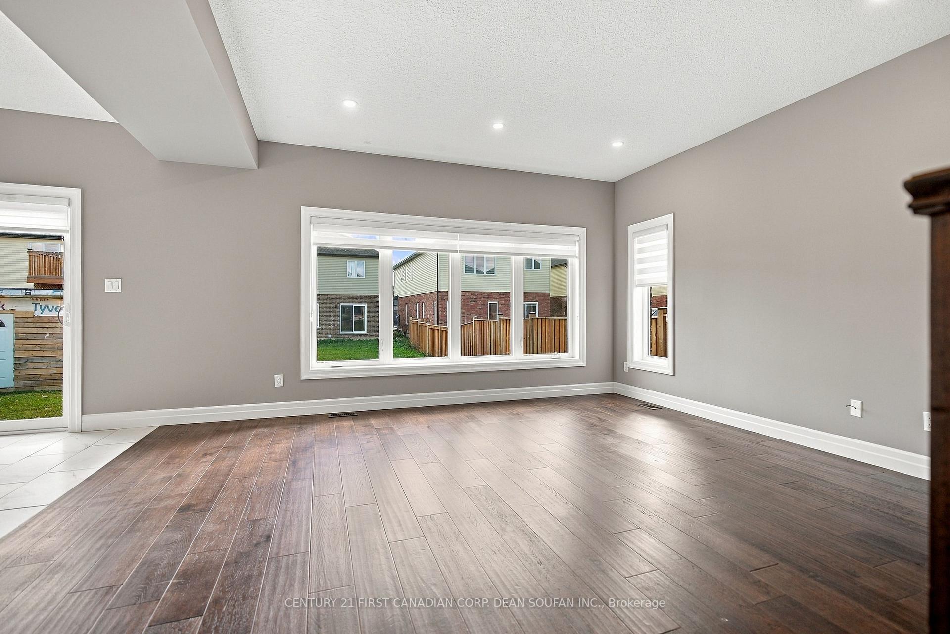 Photo 12 of 2943 Lemieux Walk, London, South W — HOMEH