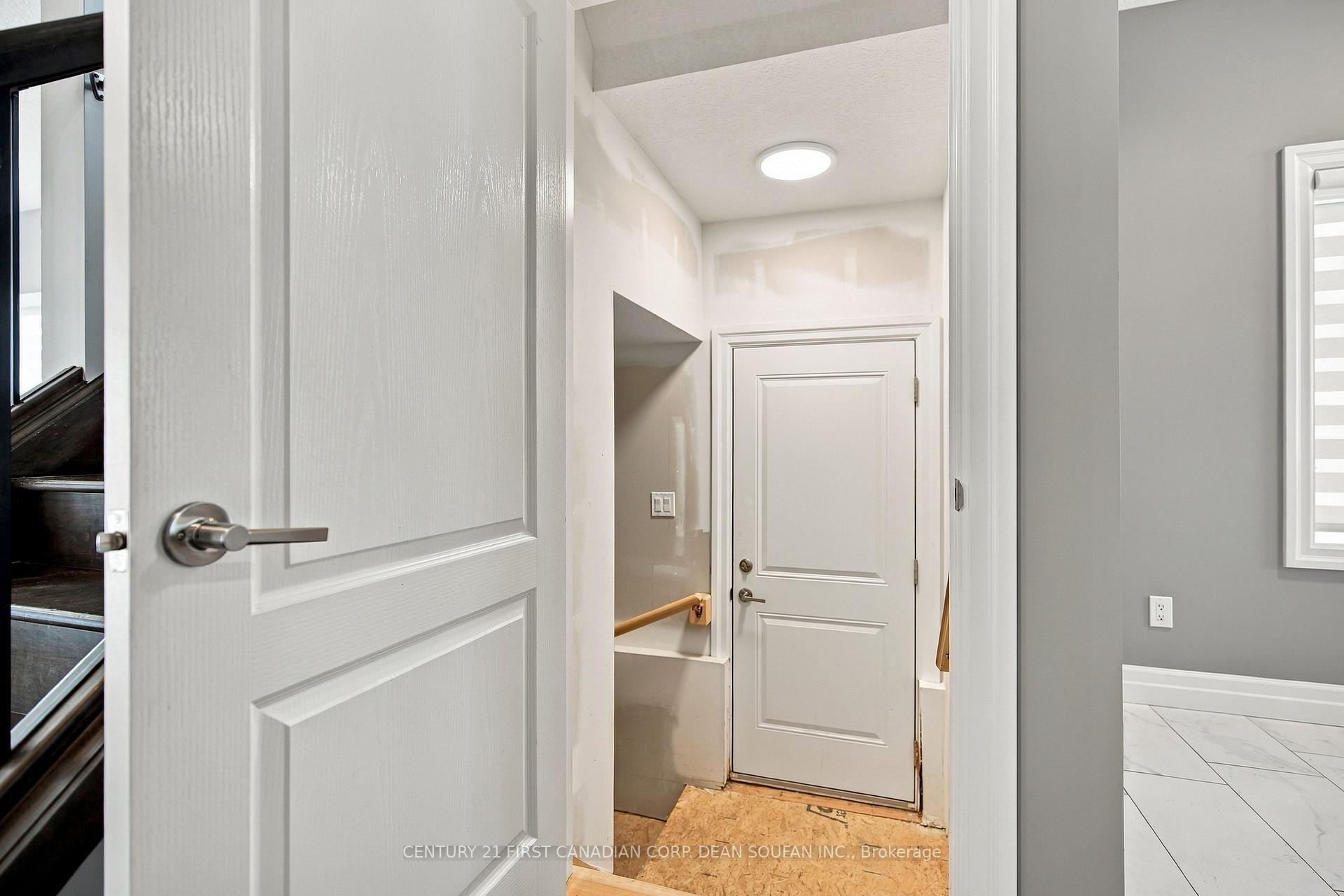 Photo 42 of 2943 Lemieux Walk, London, South W — HOMEH