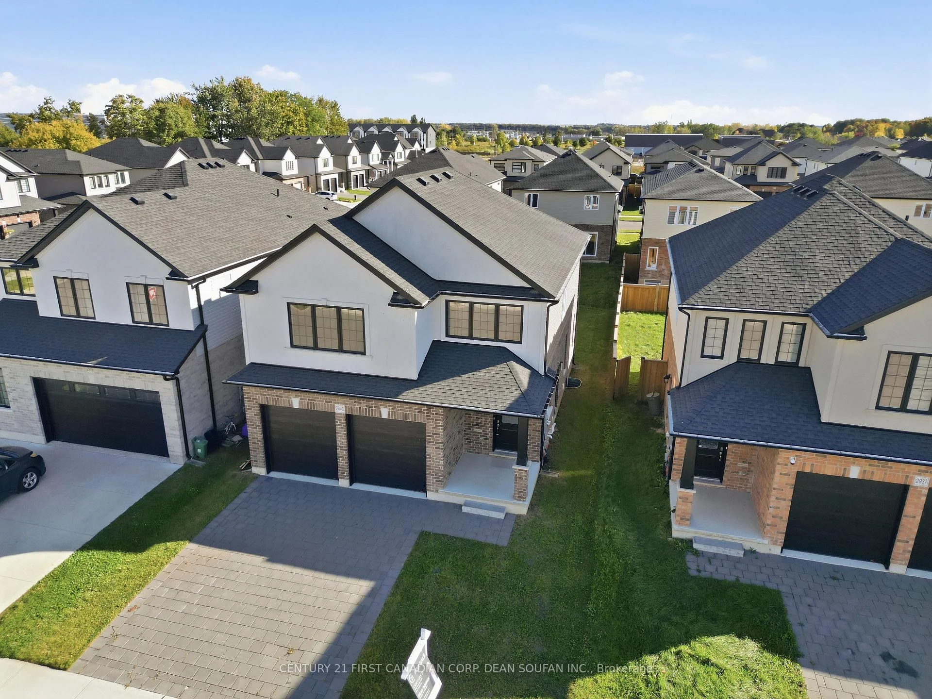 Photo 6 of 2943 Lemieux Walk, London, South W — HOMEH