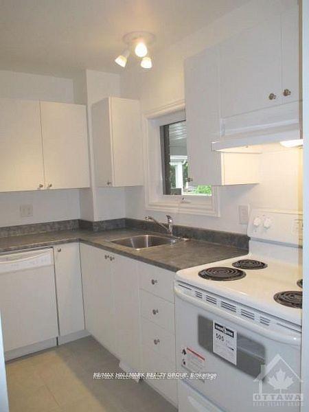 Photo 6 of 84 Paddington Private, Ottawa, Heron Gate/Industrial Park — HOMEH