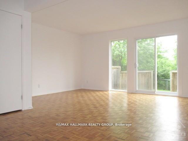 Photo 7 of 84 Paddington Private, Ottawa, Heron Gate/Industrial Park — HOMEH