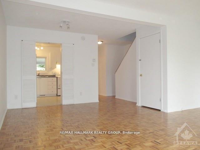 Photo 9 of 84 Paddington Private, Ottawa, Heron Gate/Industrial Park — HOMEH