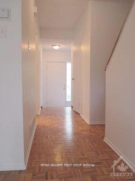 Photo 10 of 84 Paddington Private, Ottawa, Heron Gate/Industrial Park — HOMEH