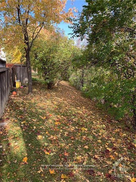 Photo 15 of 84 Paddington Private, Ottawa, Heron Gate/Industrial Park — HOMEH