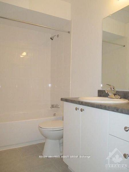 Photo 20 of 84 Paddington Private, Ottawa, Heron Gate/Industrial Park — HOMEH