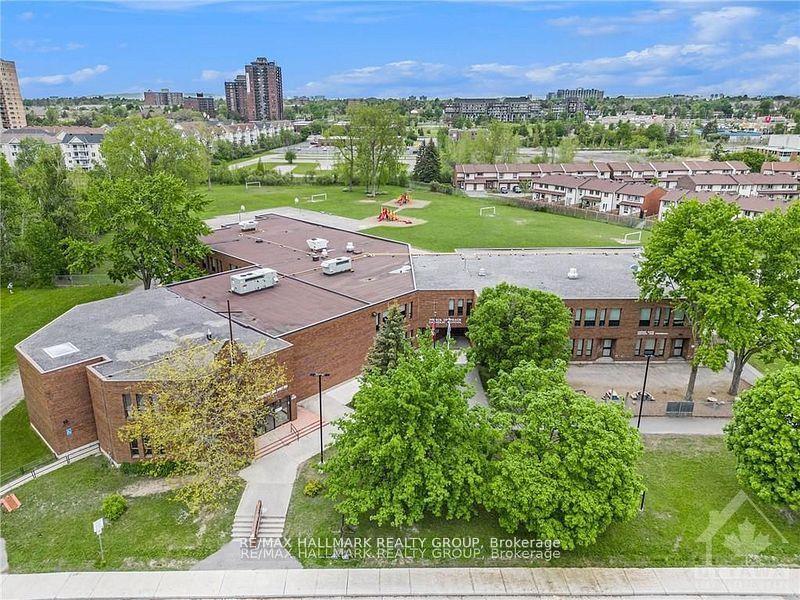 Photo 28 of 84 Paddington Private, Ottawa, Heron Gate/Industrial Park — HOMEH
