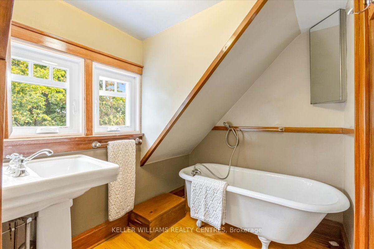 Photo 26 of 431 Eagle Street, Newmarket, Central Newmarket — HOMEH
