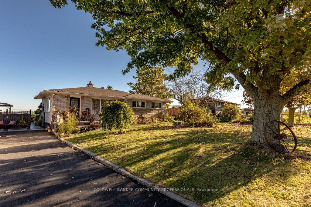Photo 2 of 919 Ridge Road, Hamilton, Rural Stoney Creek — HOMEH