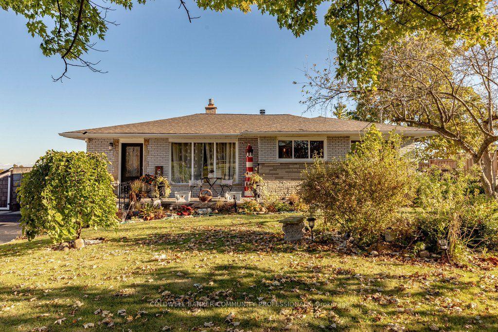 Photo 3 of 919 Ridge Road, Hamilton, Rural Stoney Creek — HOMEH