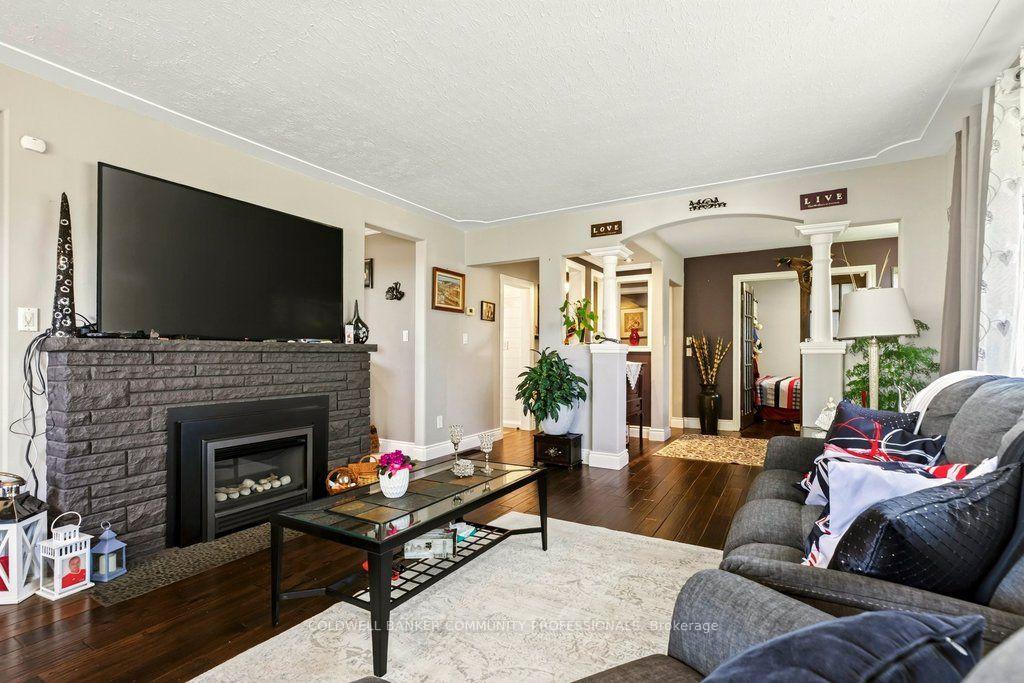 Photo 7 of 919 Ridge Road, Hamilton, Rural Stoney Creek — HOMEH