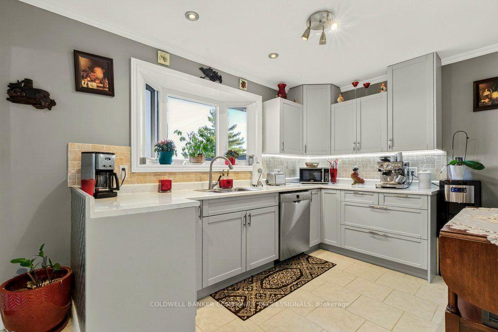 Photo 11 of 919 Ridge Road, Hamilton, Rural Stoney Creek — HOMEH