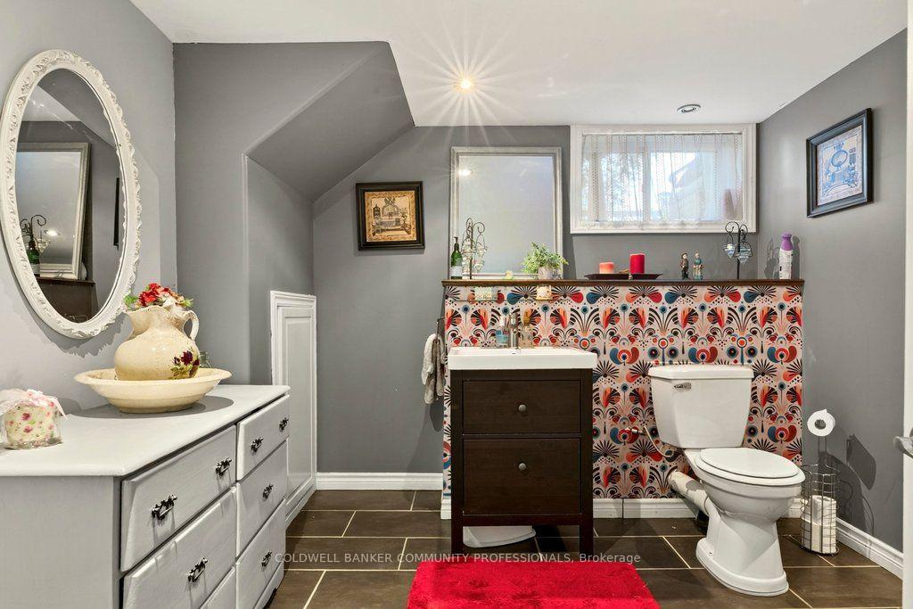 Photo 24 of 919 Ridge Road, Hamilton, Rural Stoney Creek — HOMEH