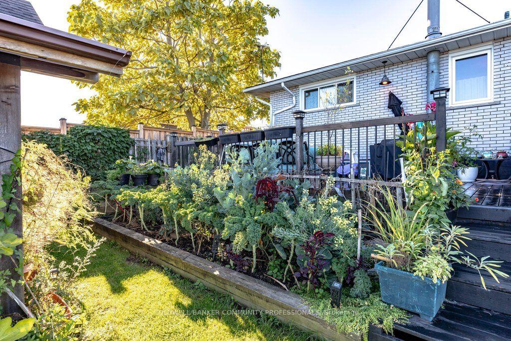 Photo 37 of 919 Ridge Road, Hamilton, Rural Stoney Creek — HOMEH