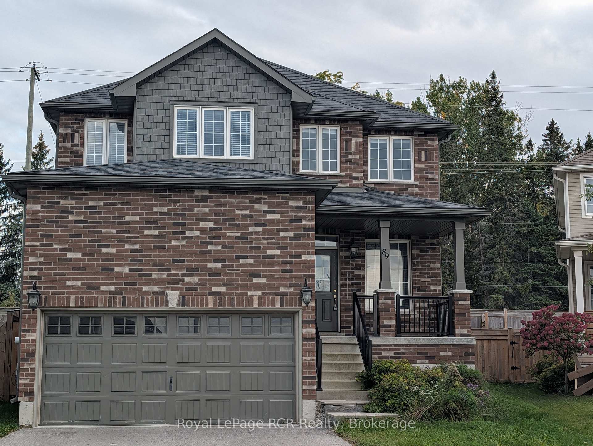Photo 2 of 89 Lockerbie Crescent, Collingwood — HOMEH