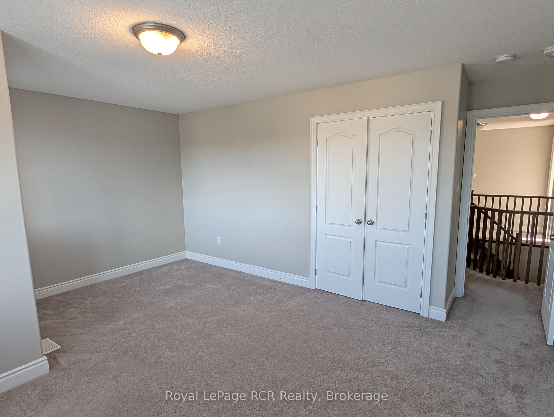 Photo 13 of 89 Lockerbie Crescent, Collingwood — HOMEH