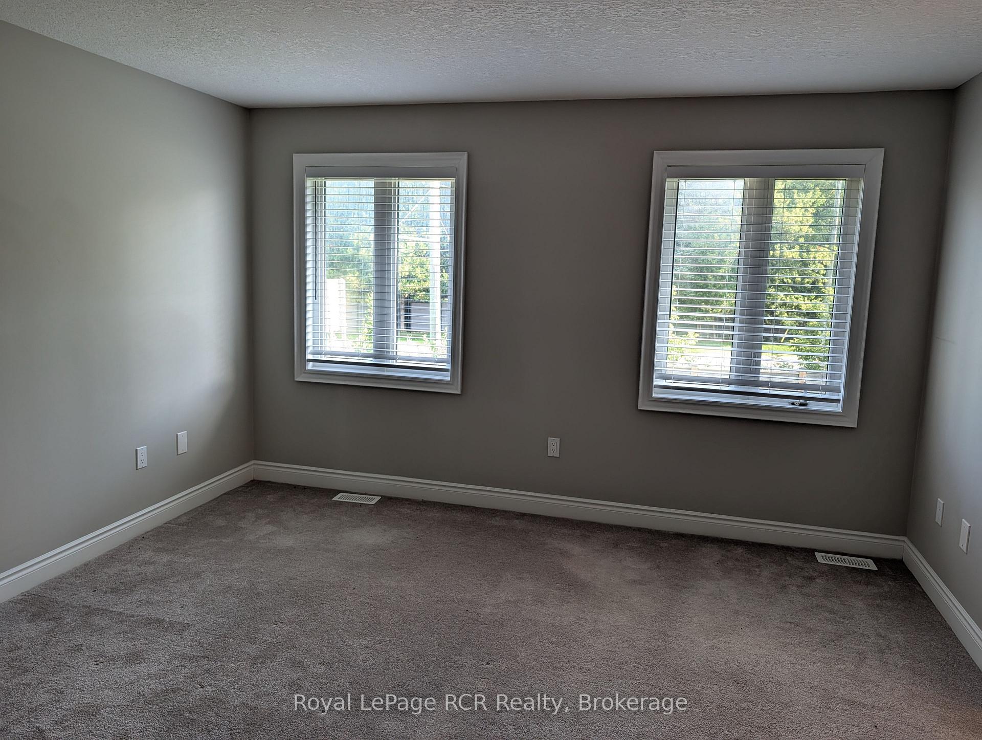 Photo 14 of 89 Lockerbie Crescent, Collingwood — HOMEH