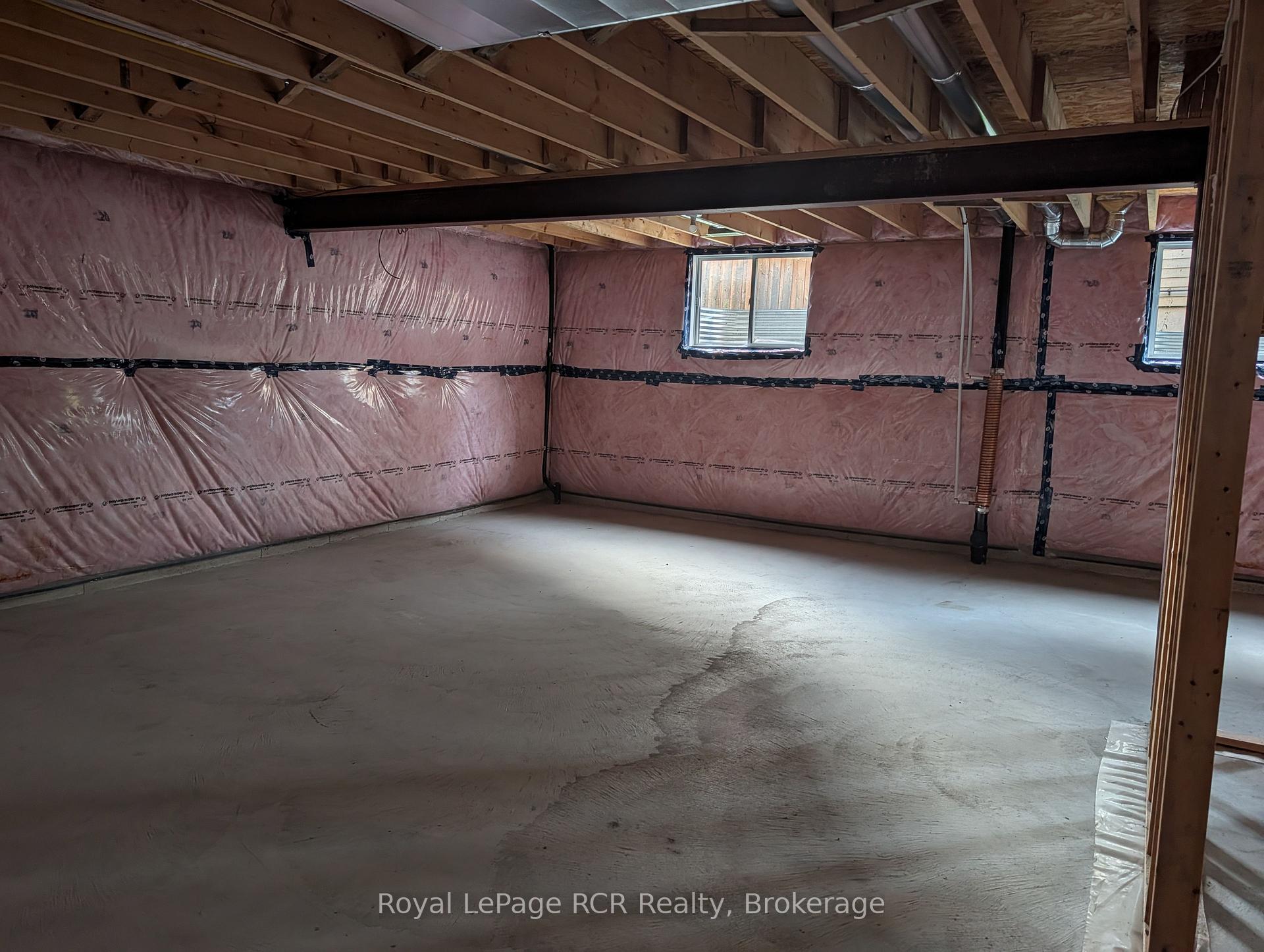 Photo 18 of 89 Lockerbie Crescent, Collingwood — HOMEH