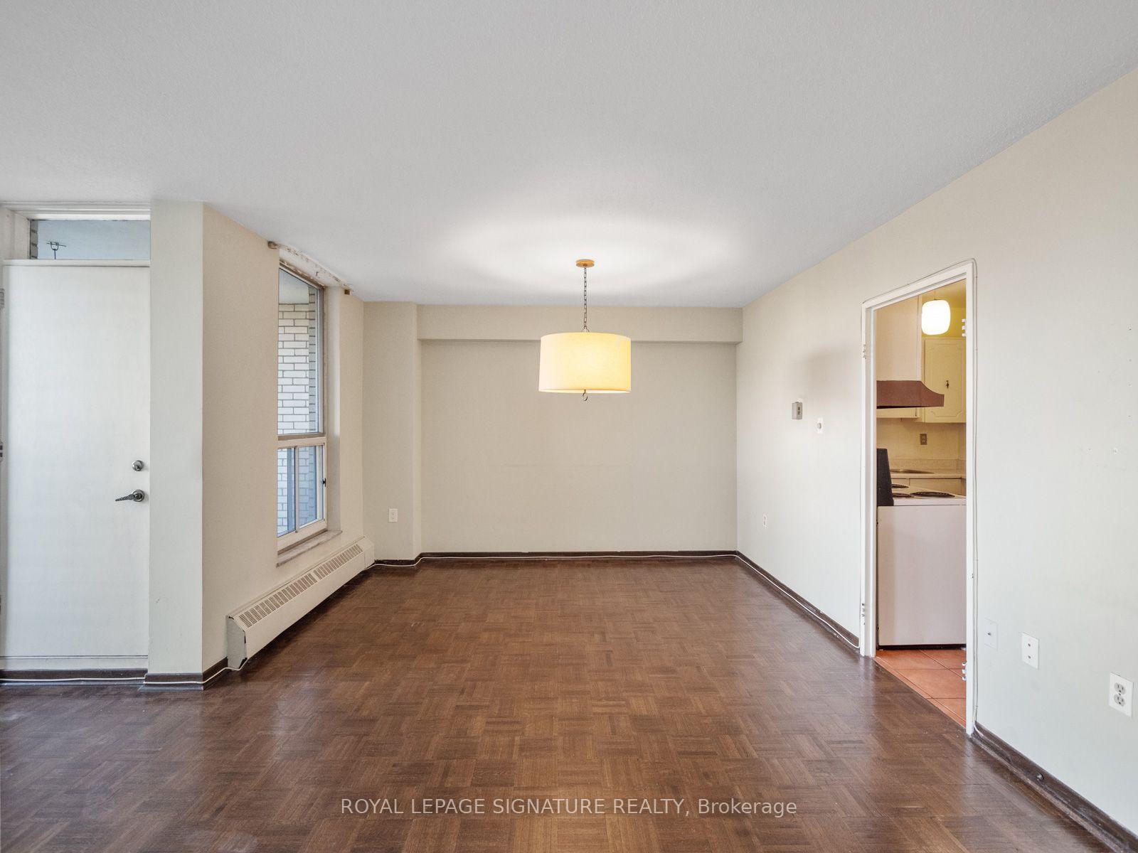 Photo 3 of Unit 404, 130 Neptune Drive, Toronto, Englemount-Lawrence — HOMEH