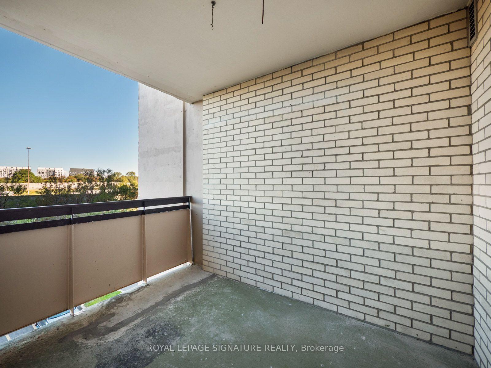 Photo 25 of Unit 404, 130 Neptune Drive, Toronto, Englemount-Lawrence — HOMEH
