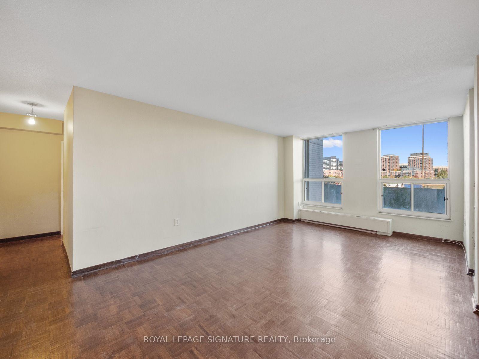 Photo 4 of Unit 404, 130 Neptune Drive, Toronto, Englemount-Lawrence — HOMEH