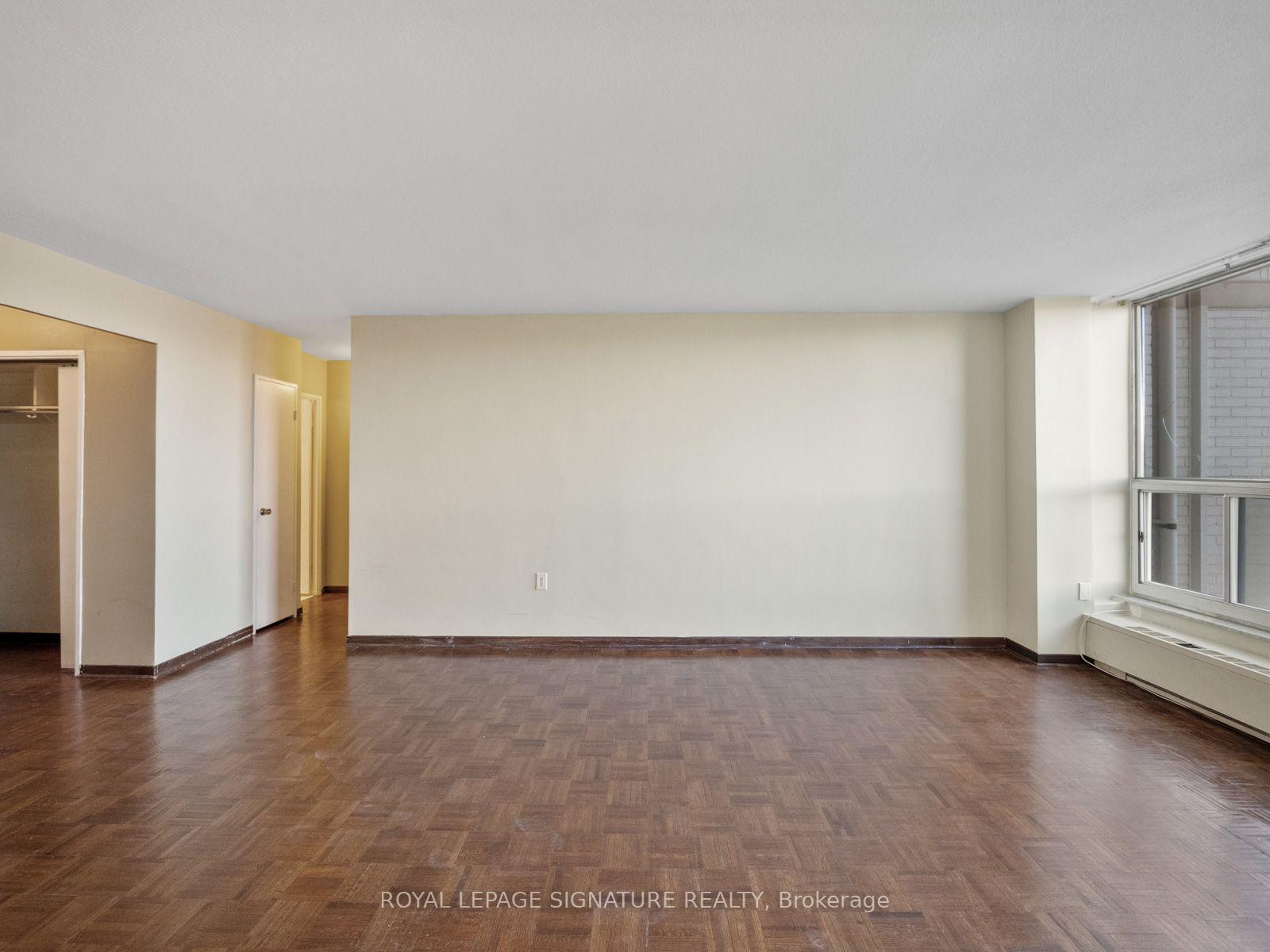 Photo 6 of Unit 404, 130 Neptune Drive, Toronto, Englemount-Lawrence — HOMEH