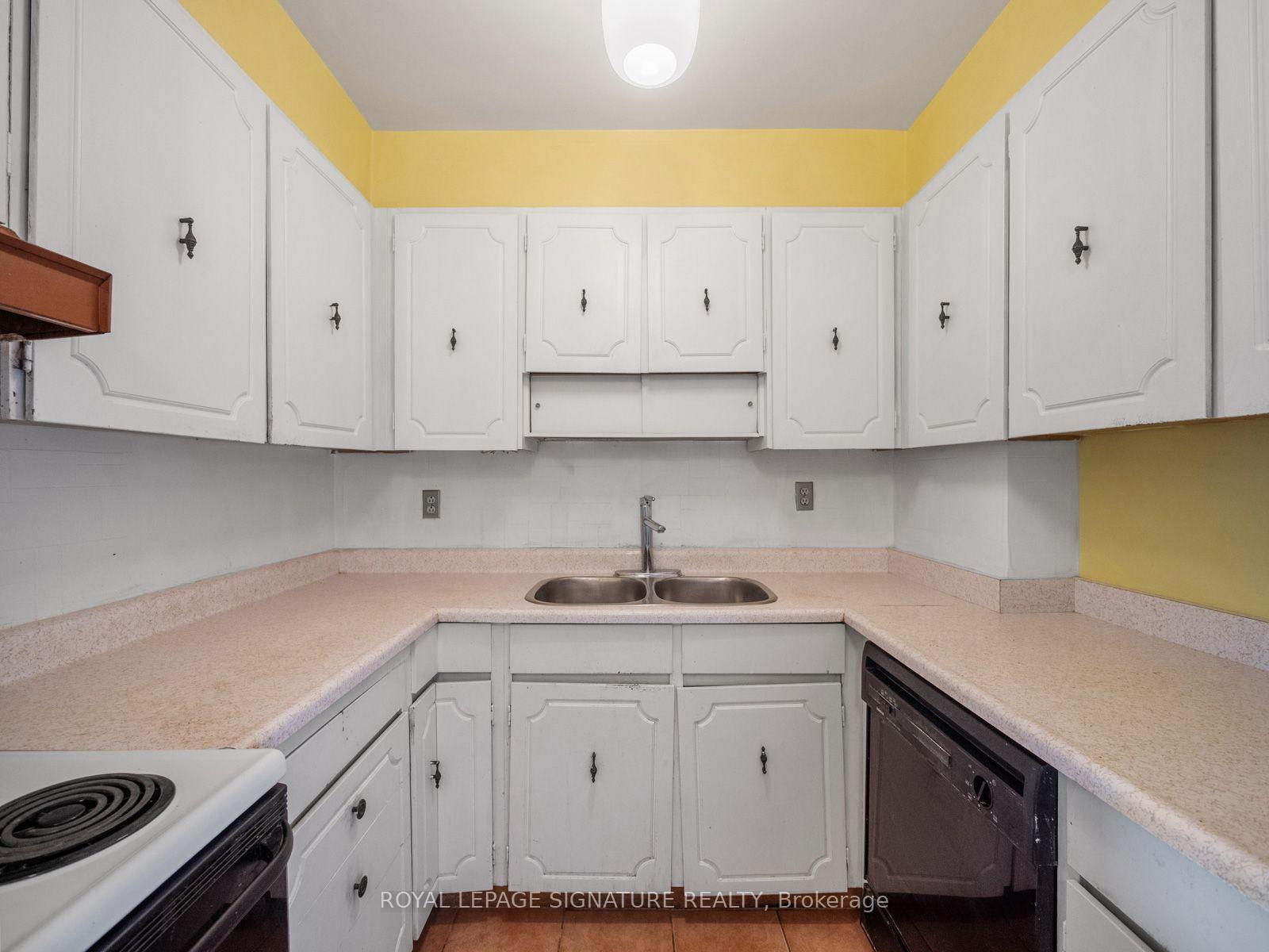 Photo 14 of Unit 404, 130 Neptune Drive, Toronto, Englemount-Lawrence — HOMEH