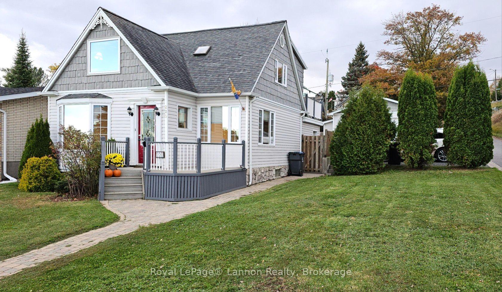 Photo of 220 High Street S