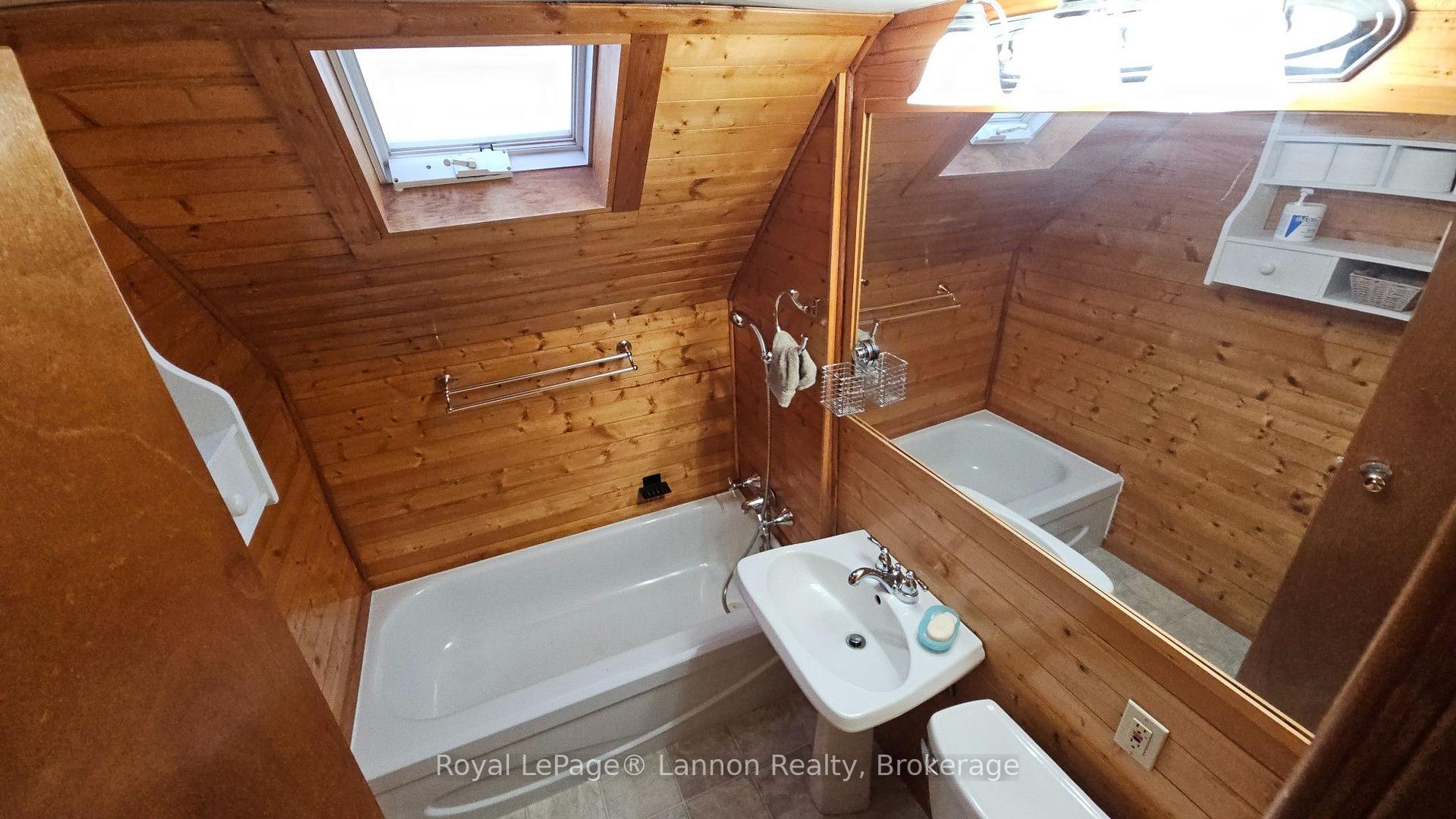 Photo 16 of 220 High Street S, Thunder Bay, Mariday Heights — HOMEH