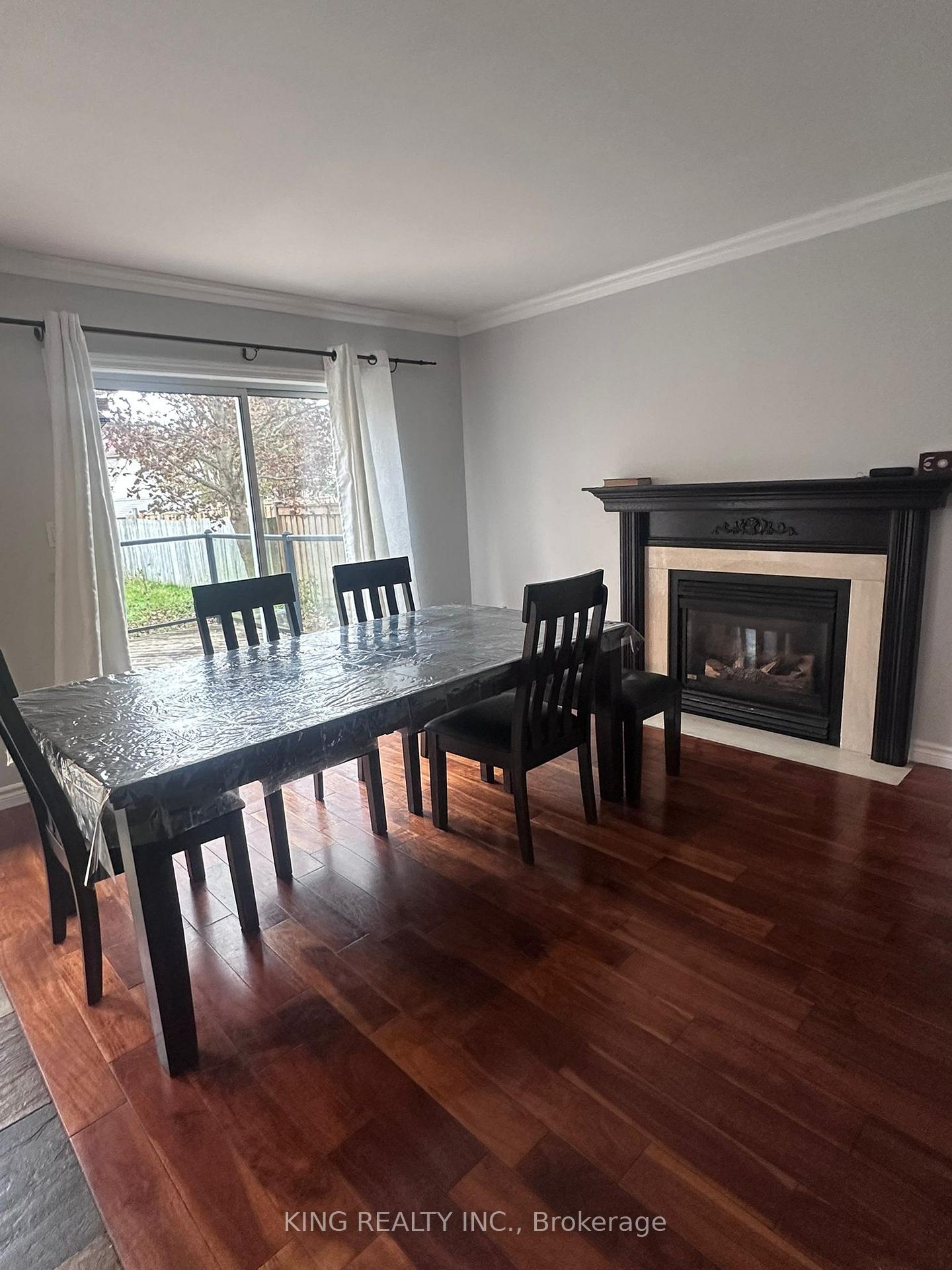 Photo 7 of 9 Whitehorn Crescent, Barrie, Holly — HOMEH