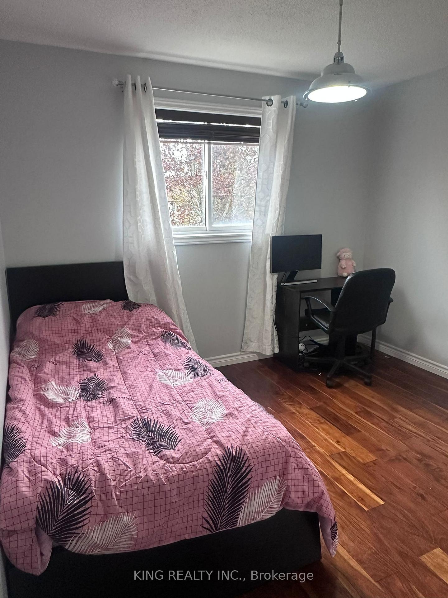 Photo 15 of 9 Whitehorn Crescent, Barrie, Holly — HOMEH