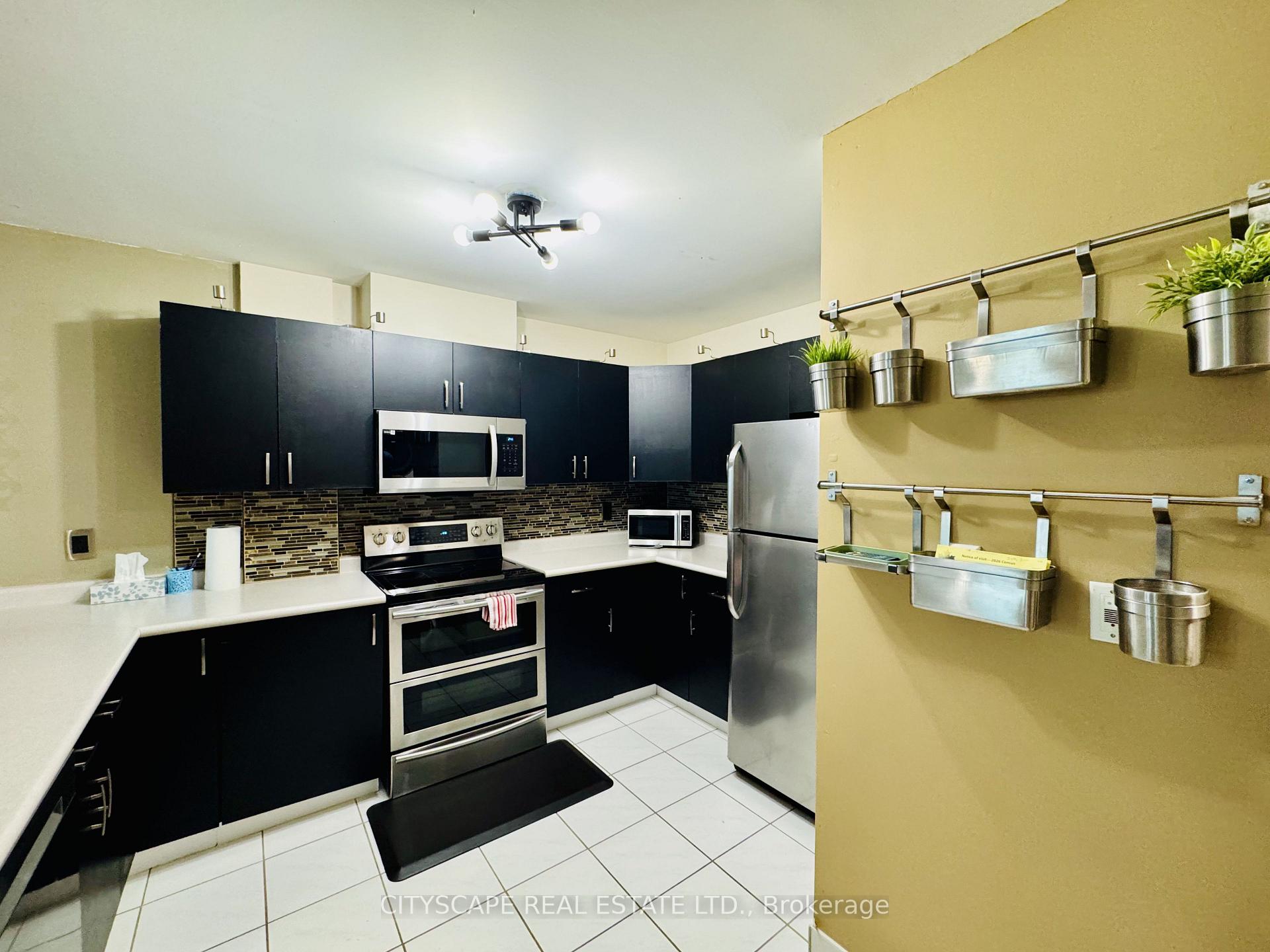 Photo 9 of Unit 5F, 540 Ouellette Avenue, Windsor — HOMEH