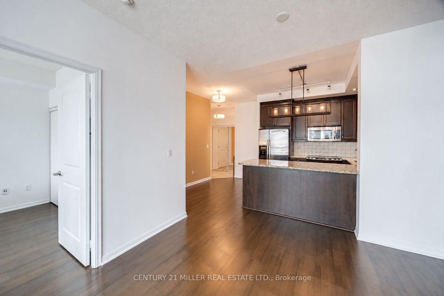 Photo 6 of Unit 2403, 628 Fleet Street, Toronto, Waterfront Communities — HOMEH