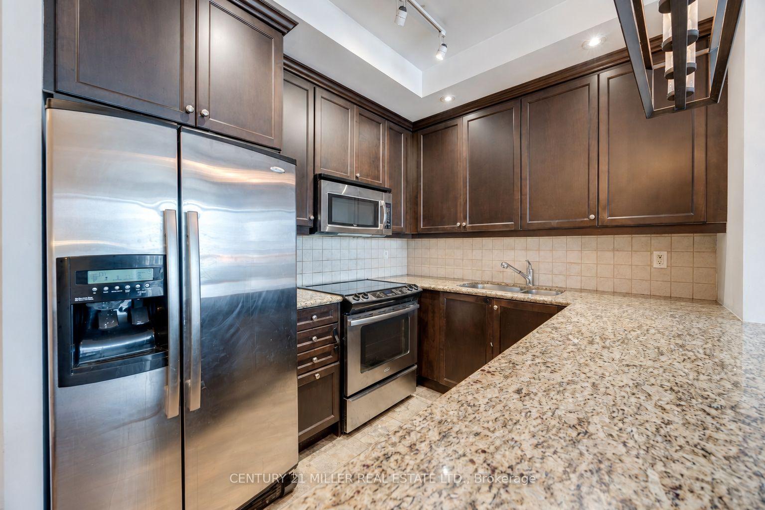 Photo 7 of Unit 2403, 628 Fleet Street, Toronto, Waterfront Communities — HOMEH