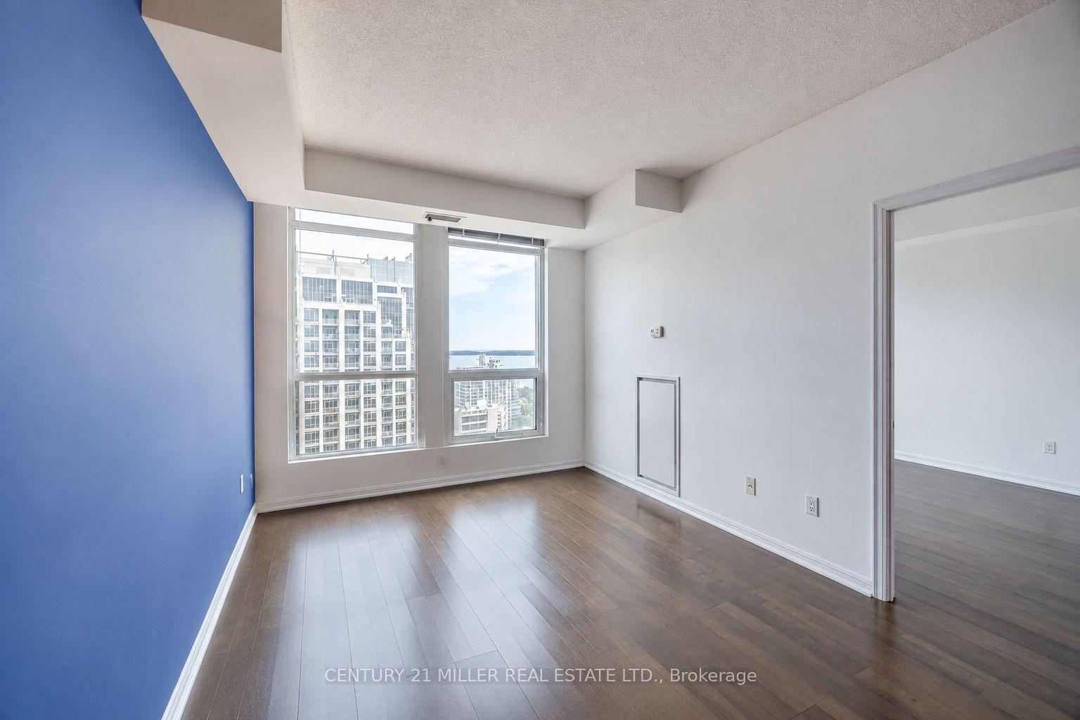 Photo 8 of Unit 2403, 628 Fleet Street, Toronto, Waterfront Communities — HOMEH