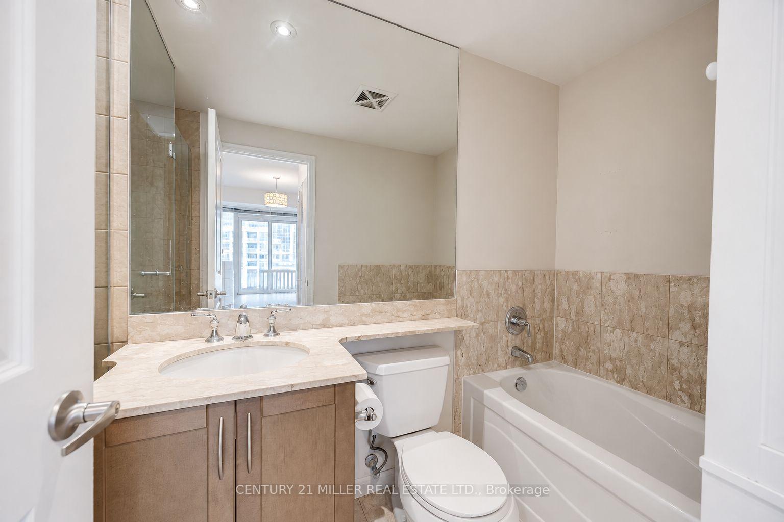 Photo 10 of Unit 2403, 628 Fleet Street, Toronto, Waterfront Communities — HOMEH