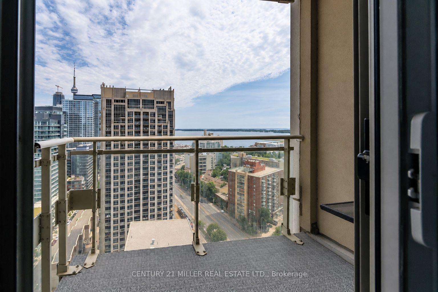 Photo 12 of Unit 2403, 628 Fleet Street, Toronto, Waterfront Communities — HOMEH