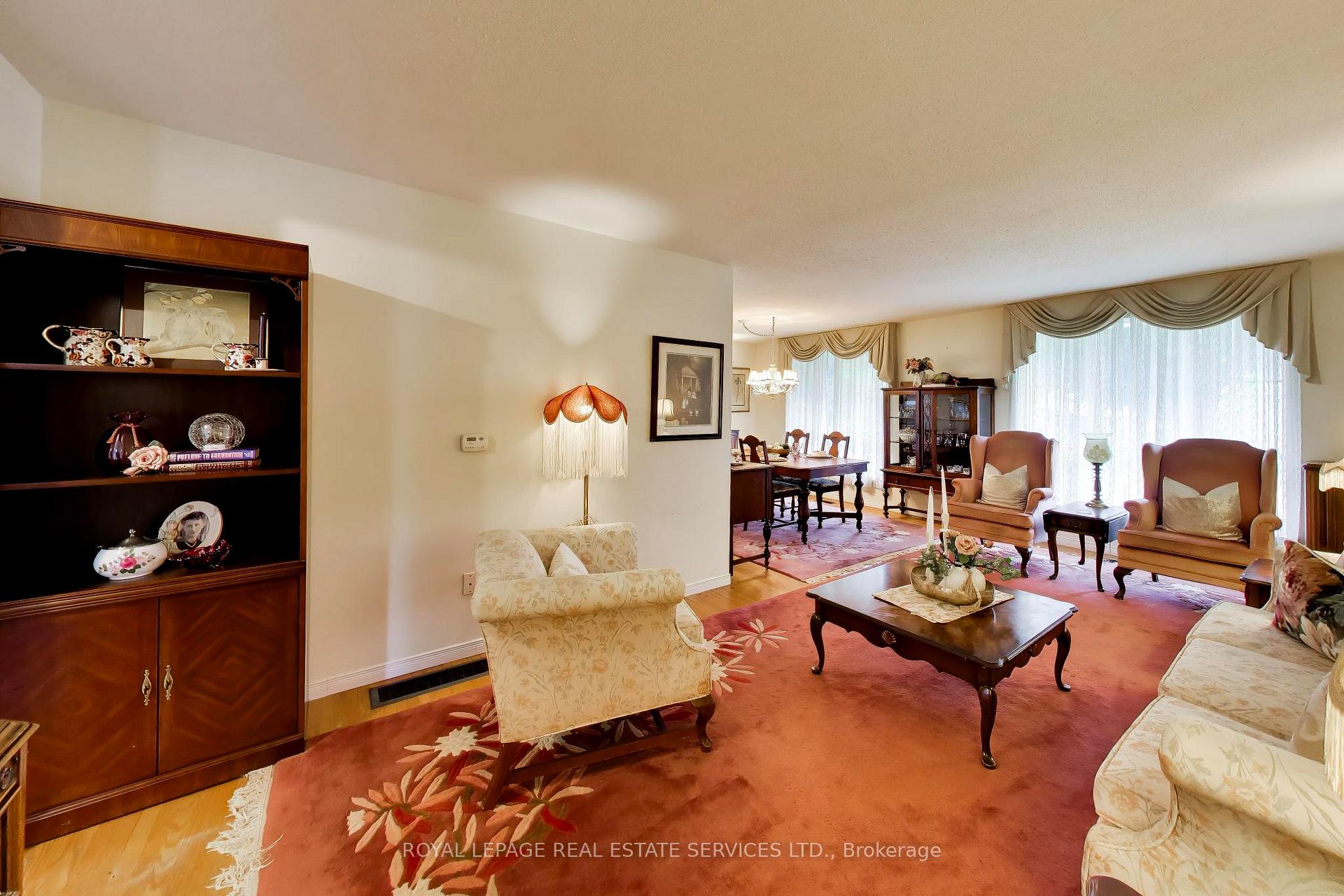 Photo 4 of 24 Elmvale Crescent, Etobicoke, West Humber-Clairville — HOMEH
