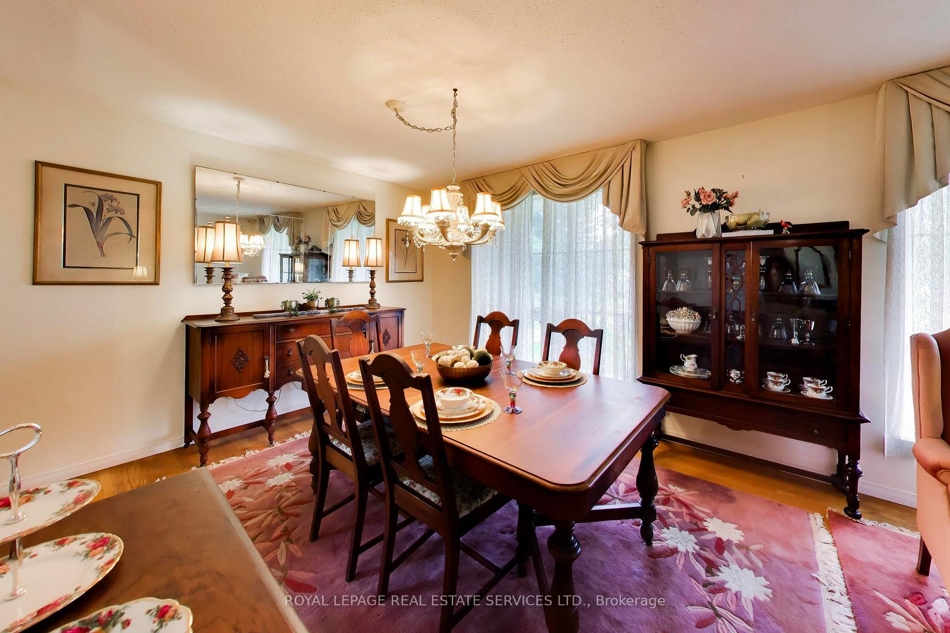 Photo 5 of 24 Elmvale Crescent, Etobicoke, West Humber-Clairville — HOMEH