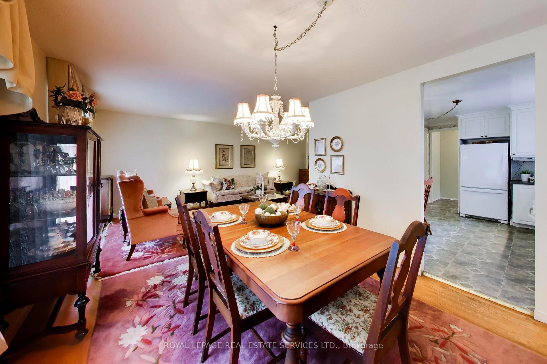 Photo 6 of 24 Elmvale Crescent, Etobicoke, West Humber-Clairville — HOMEH