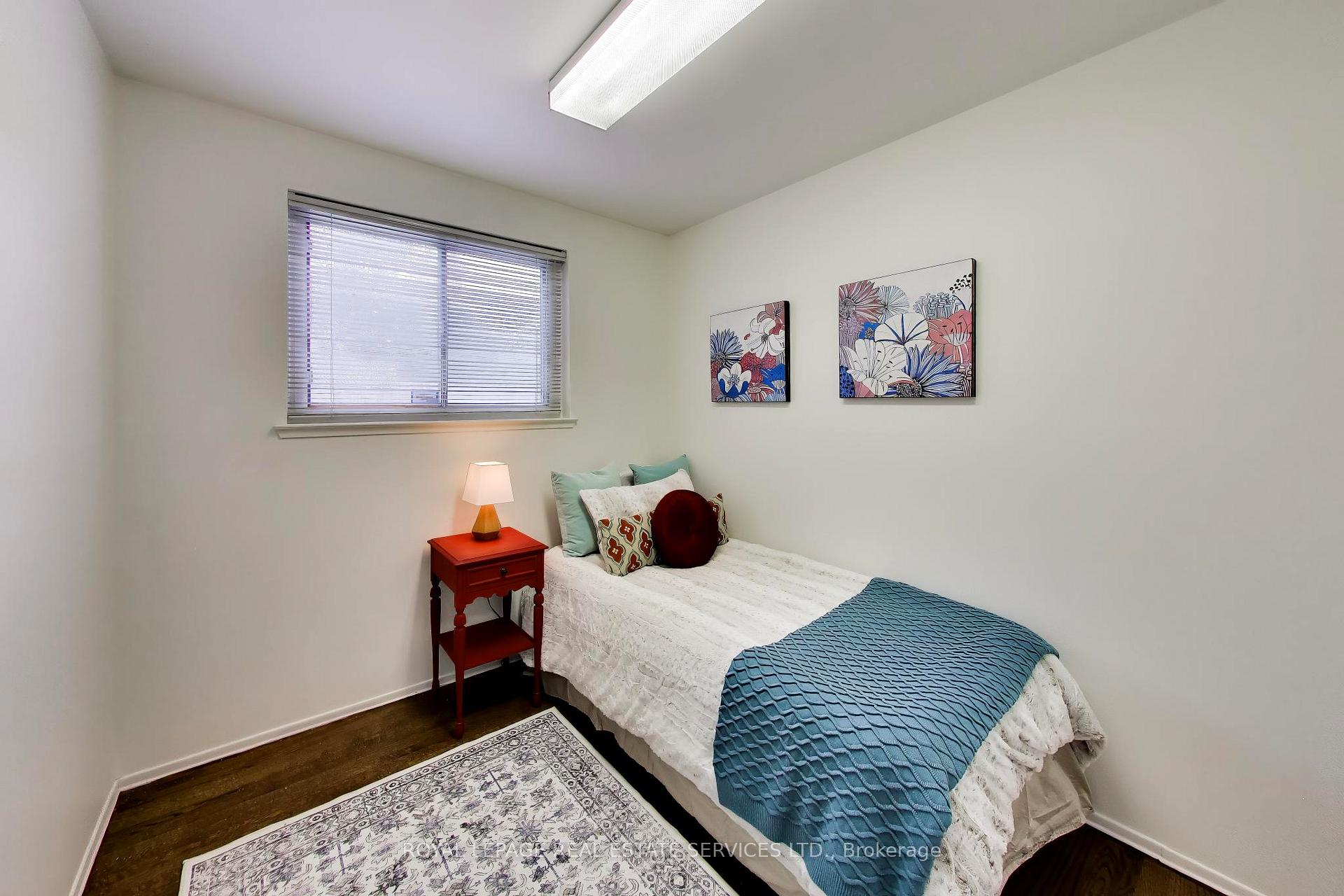 Photo 15 of 24 Elmvale Crescent, Etobicoke, West Humber-Clairville — HOMEH